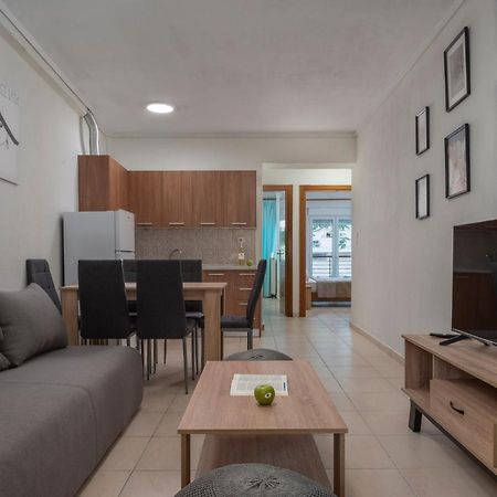 Kosmos Sevice Apartment Family City Center 4A เทสซาโลนิกิ ภายนอก รูปภาพ